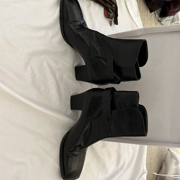 Vintage 90s Chanel square toe boots - Picture 5 of 7